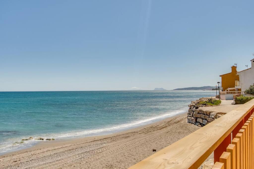Beachfront Townhouse Estepona Buitenkant foto