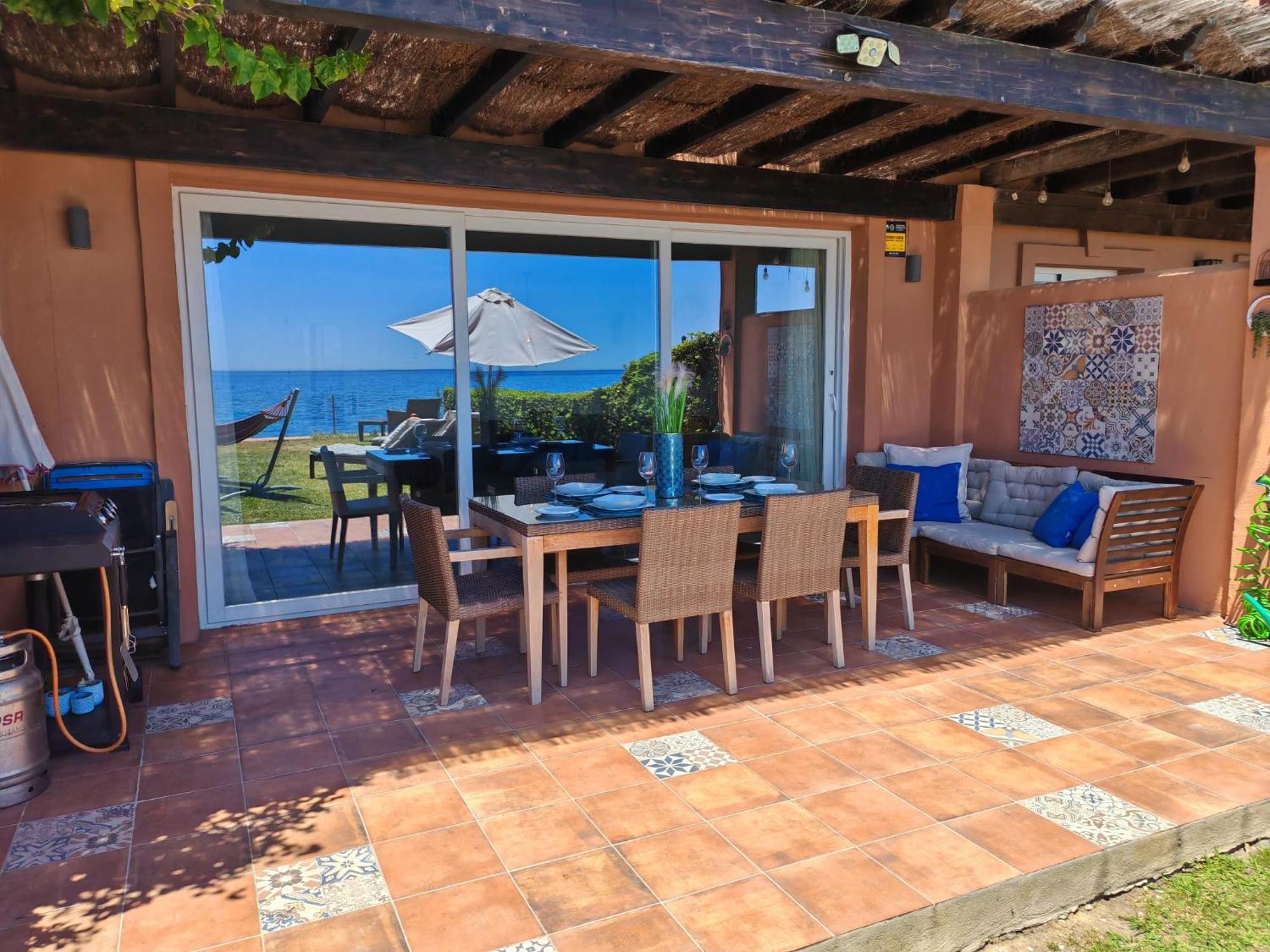 Beachfront Townhouse Estepona Buitenkant foto