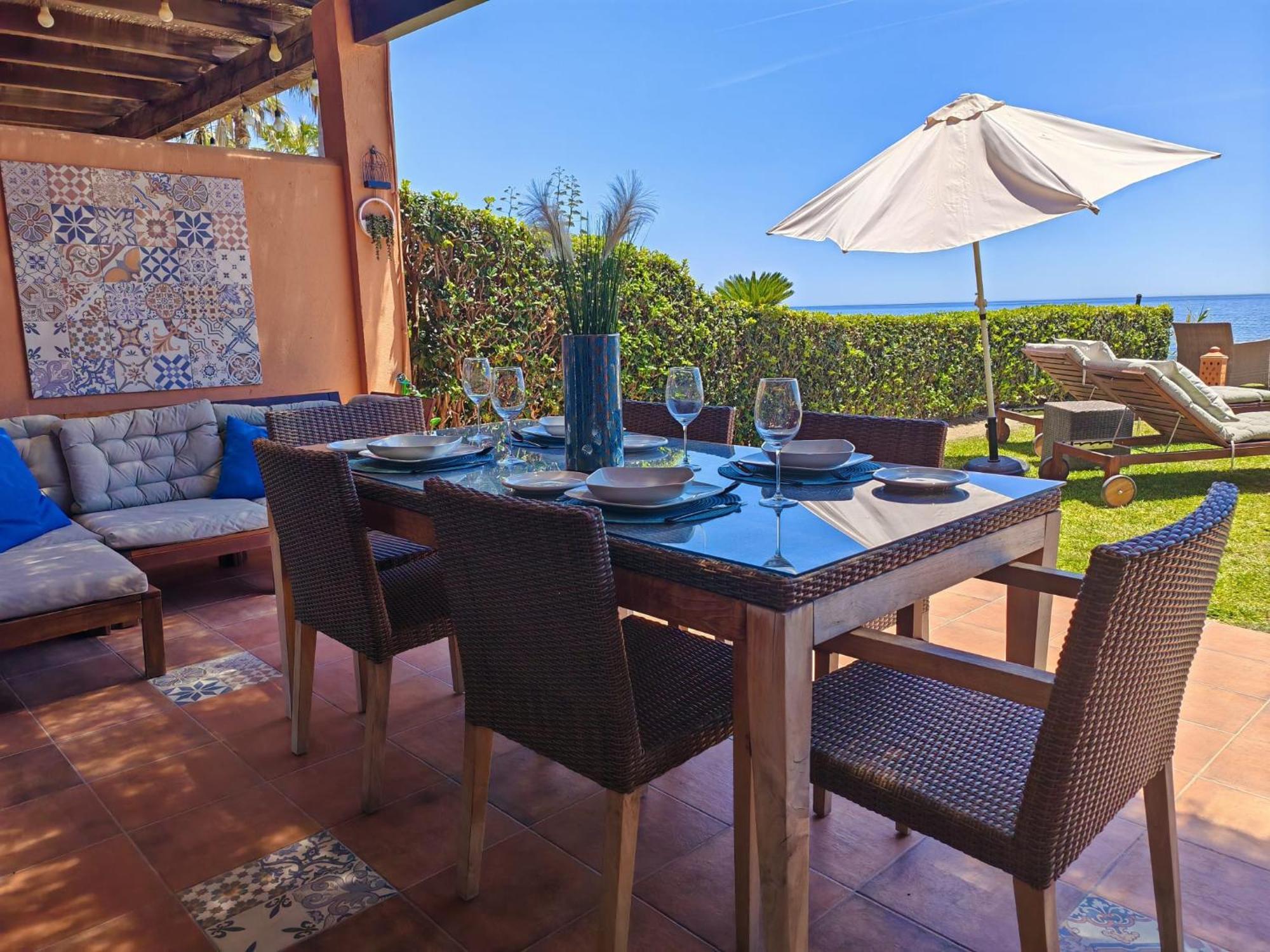 Beachfront Townhouse Estepona Buitenkant foto