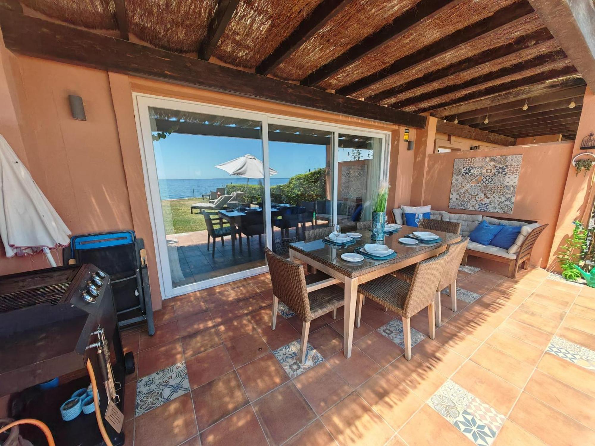 Beachfront Townhouse Estepona Buitenkant foto